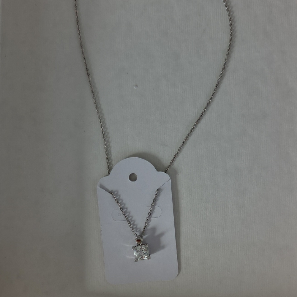 Dazzling Silver Necklace with Square Pendant